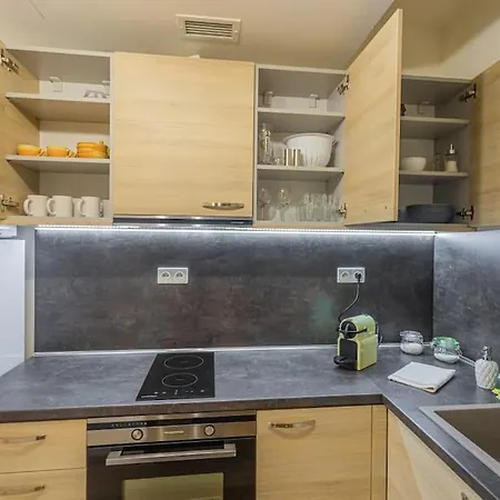 Flat With Bathtub & Balcony, Only 12min Centrum, 200mb Wifi * براغ
