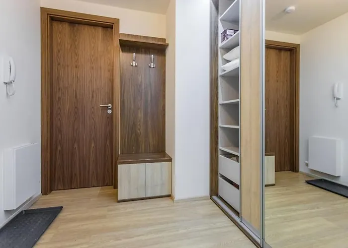 Flat With Bathtub & Balcony, Only 12min Centrum, 200mb Wifi Appartement