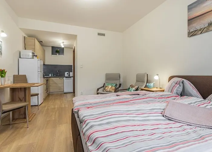 Flat With Bathtub & Balcony, Only 12min Centrum, 200mb Wifi Prague