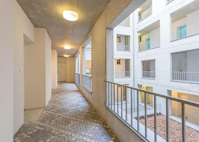 Appartement Flat With Bathtub & Balcony, Only 12min Centrum, 200mb Wifi *