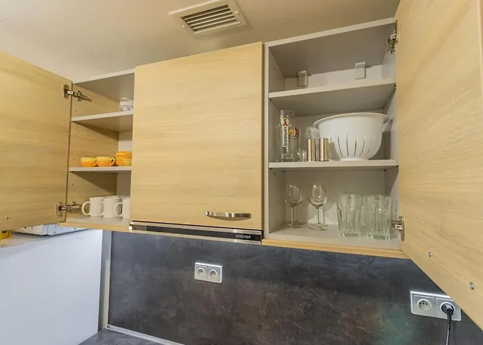 Flat With Bathtub & Balcony, Only 12min Centrum, 200mb Wifi *