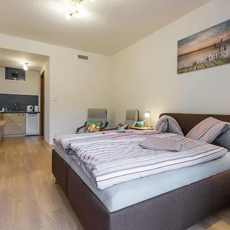 Flat With Bathtub & Balcony, Only 12min Centrum, 200mb Wifi