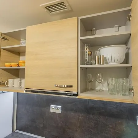 Flat With Bathtub & Balcony, Only 12min Centrum, 200mb Wifi *